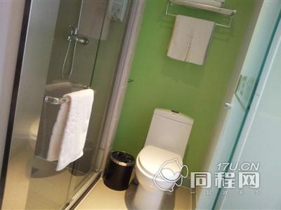 上海莫泰168旅店（南汇惠南镇乐购店）图片浴室