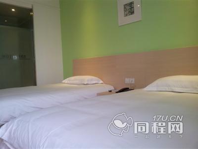 上海莫泰168旅店（南汇惠南镇乐购店）图片双床房