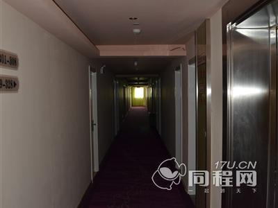 杭州恒8连锁酒店（九堡客运中心店）图片走廊